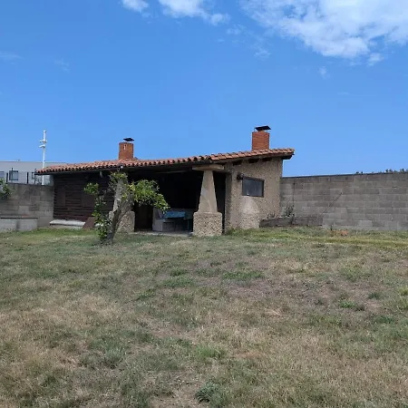 House With Private Garden & Sea Views Near