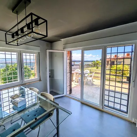 House With Private Garden & Sea Views Near Casa vacanze Gijón